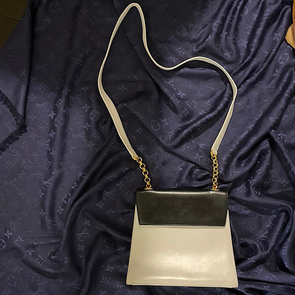 Vintage Ferragamo White and Navy leather with gold chain crossbody